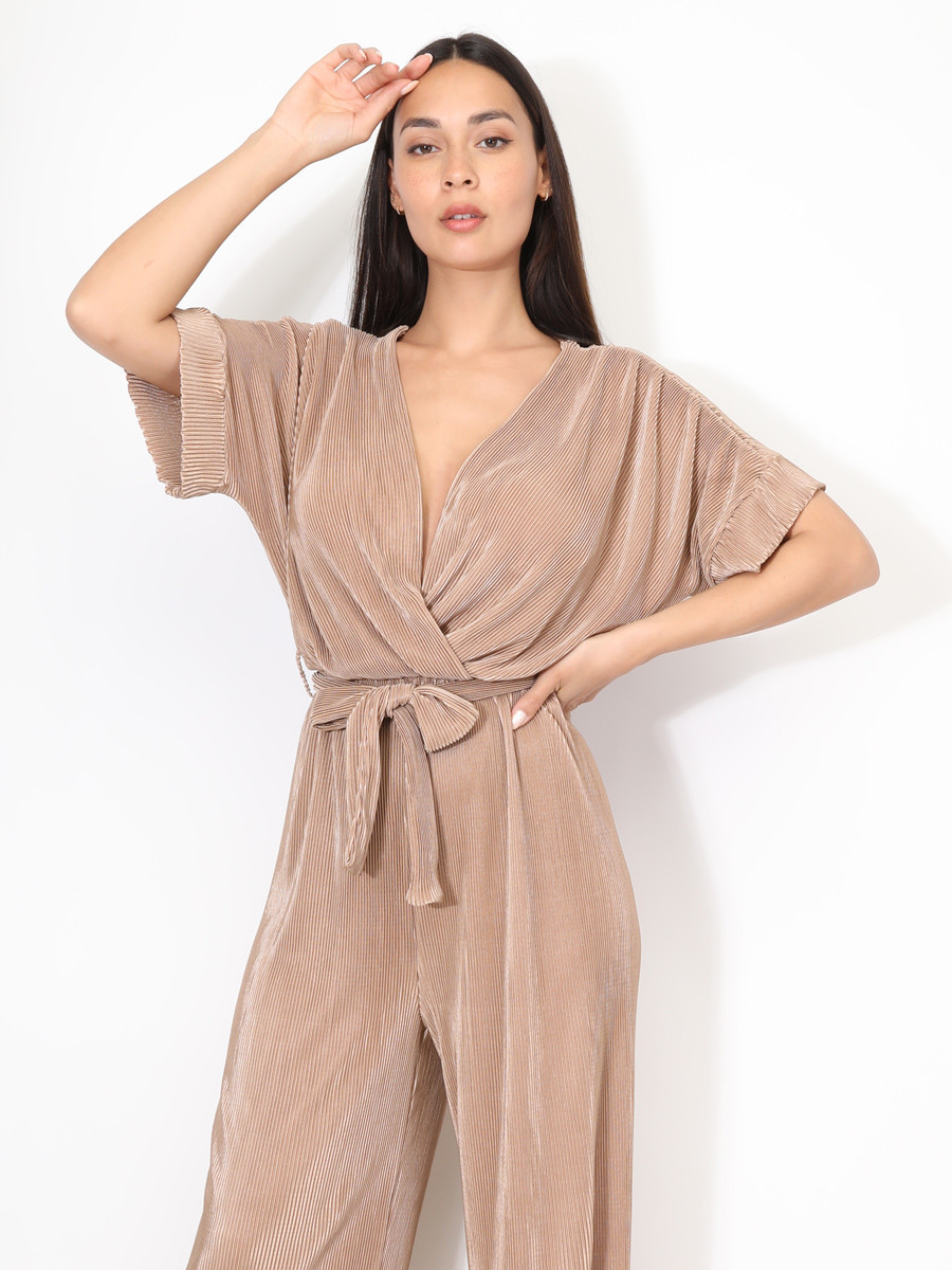 Combinaison évasée et plissée