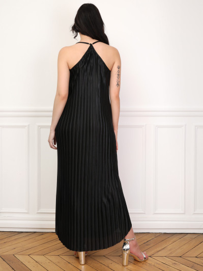 Robe plissée à bords arrondis