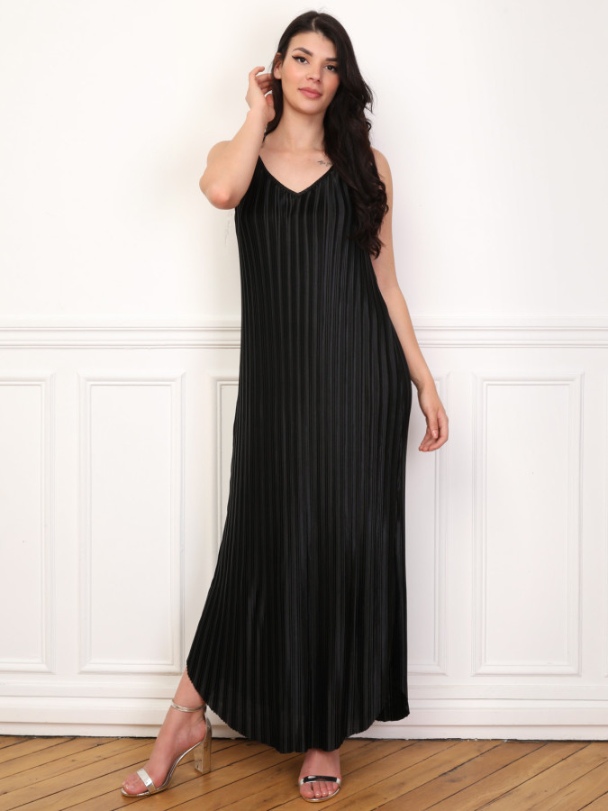 Robe plissée à bords arrondis