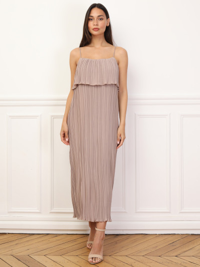 Robe fluide et plissée à volants