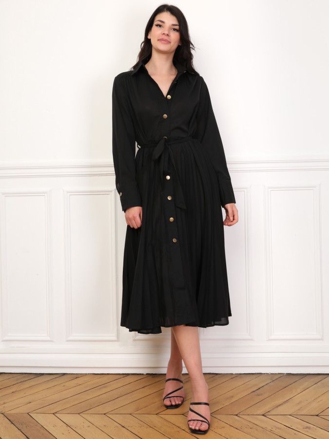Robe chemise plissée et ceinturée