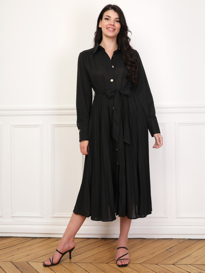 Robe chemise plissée et ceinturée