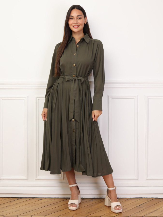 Robe chemise plissée et ceinturée