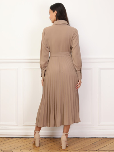 Robe chemise plissée et ceinturée