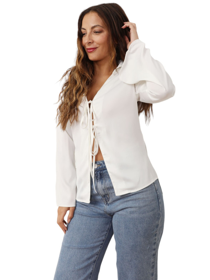 Chemise satinée blanche à noeuds