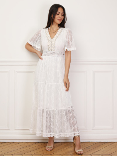 Robe en dentelle avec broderie