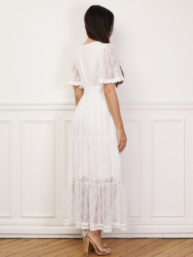 Robe en dentelle avec broderie