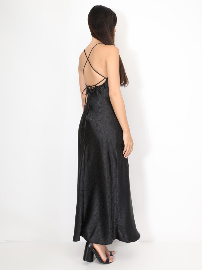 Robe longue satinée à motif floral