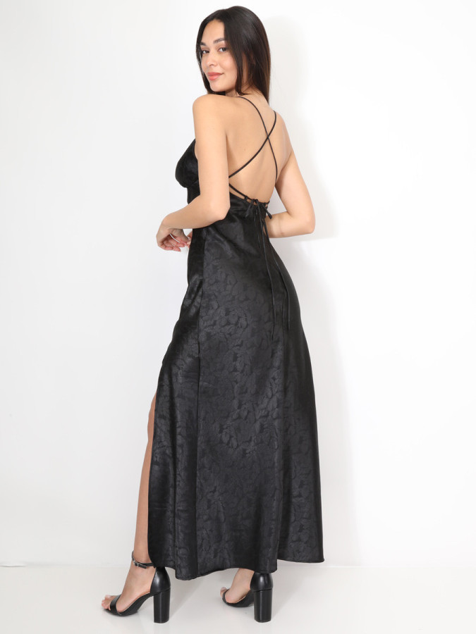 Robe longue satinée à motif floral