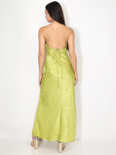 Robe longue satinée à motif floral