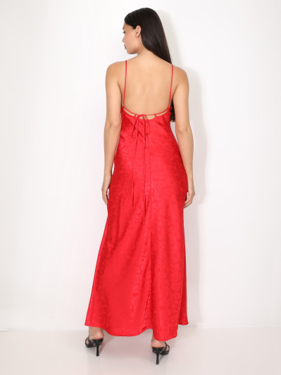 Robe longue satinée à motif floral