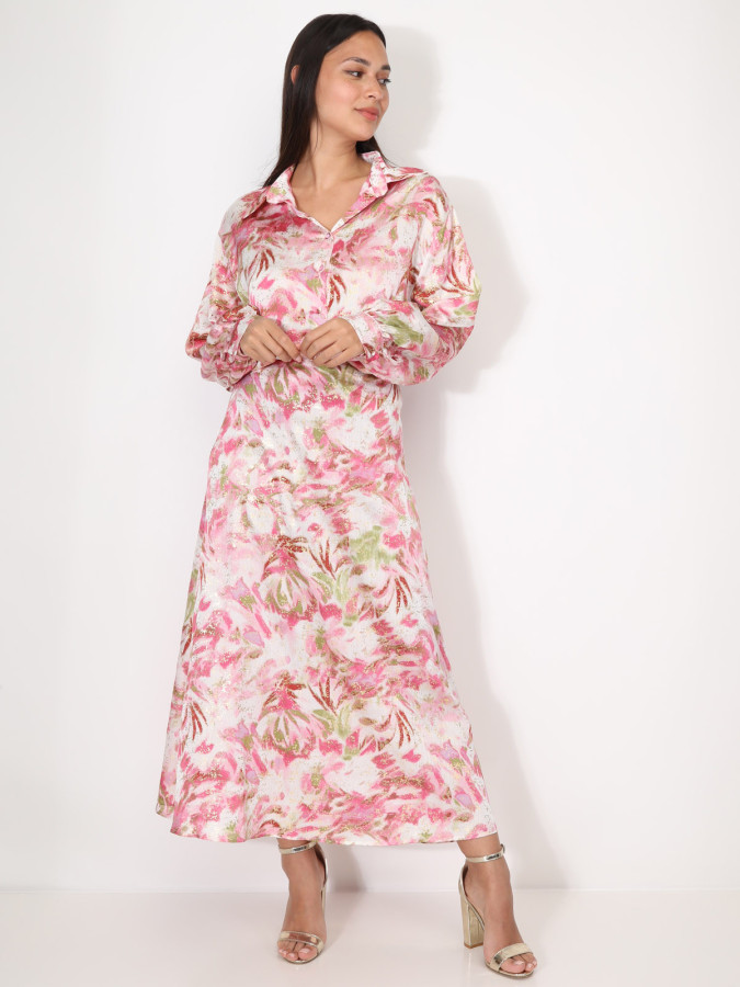 Jupe à motifs et éclats dorés