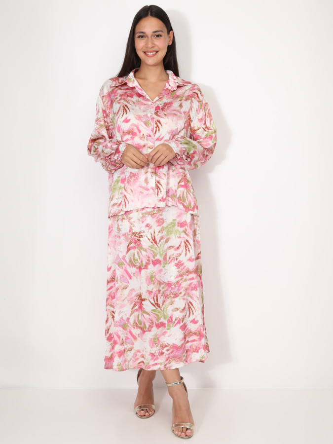 Jupe à motifs et éclats dorés