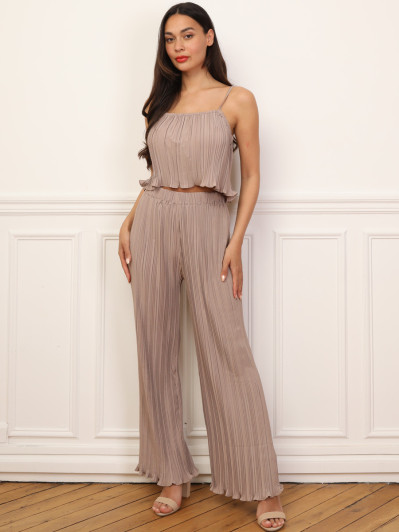 Ensemble plissés et ample