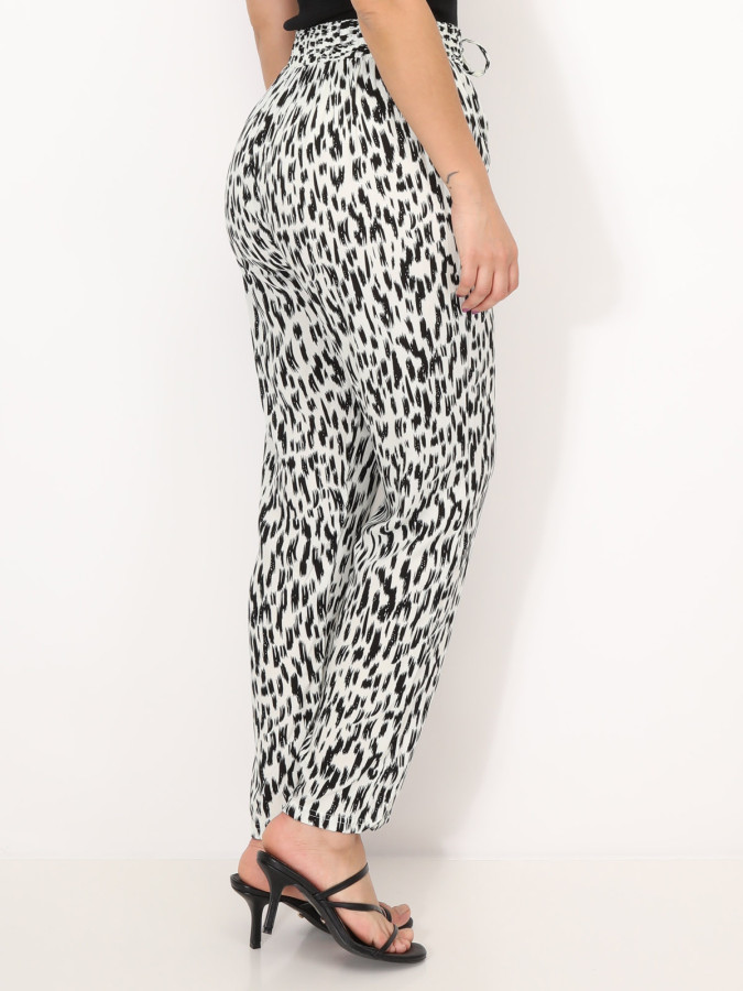 Pantalon carotte à imprimé