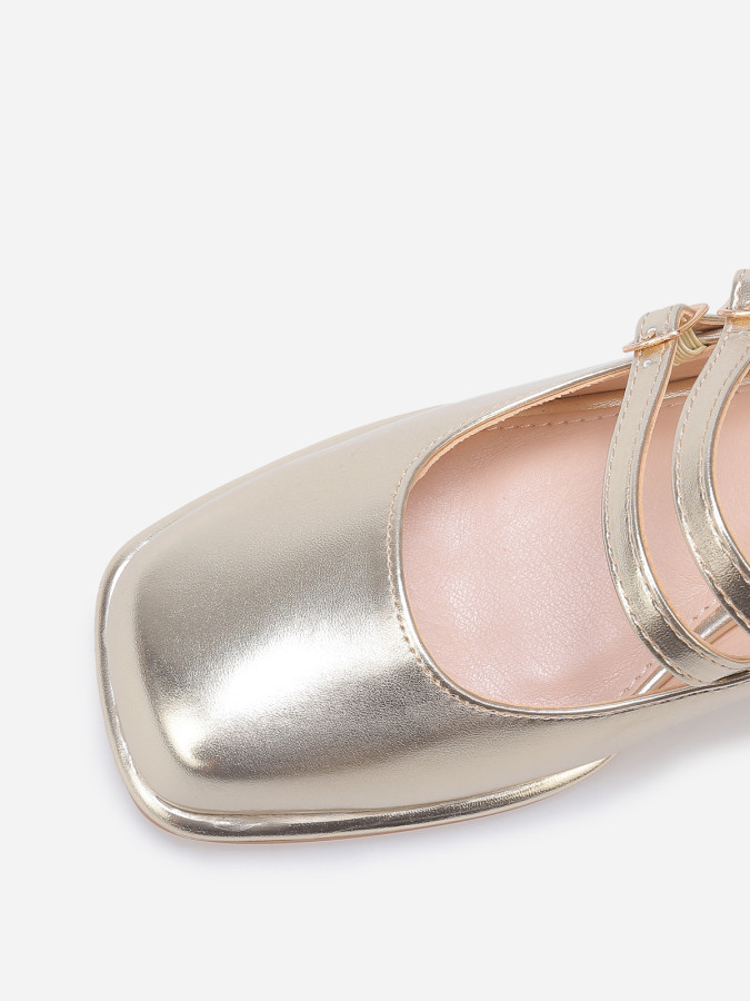 Babies à talon et bout carrés