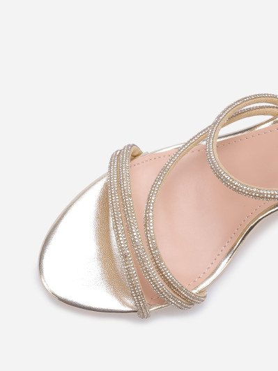 Sandales à multi-brides strassées