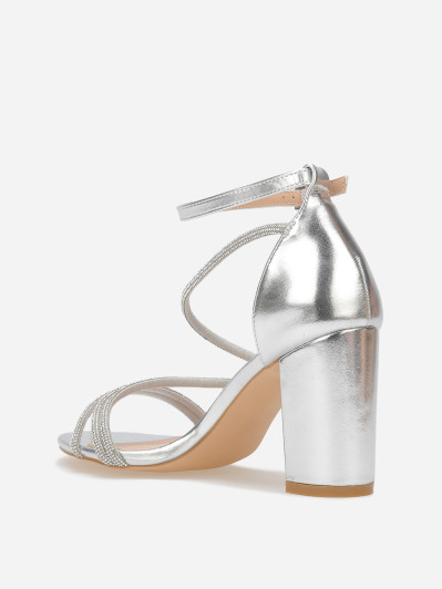 Sandales à multi-brides strassées