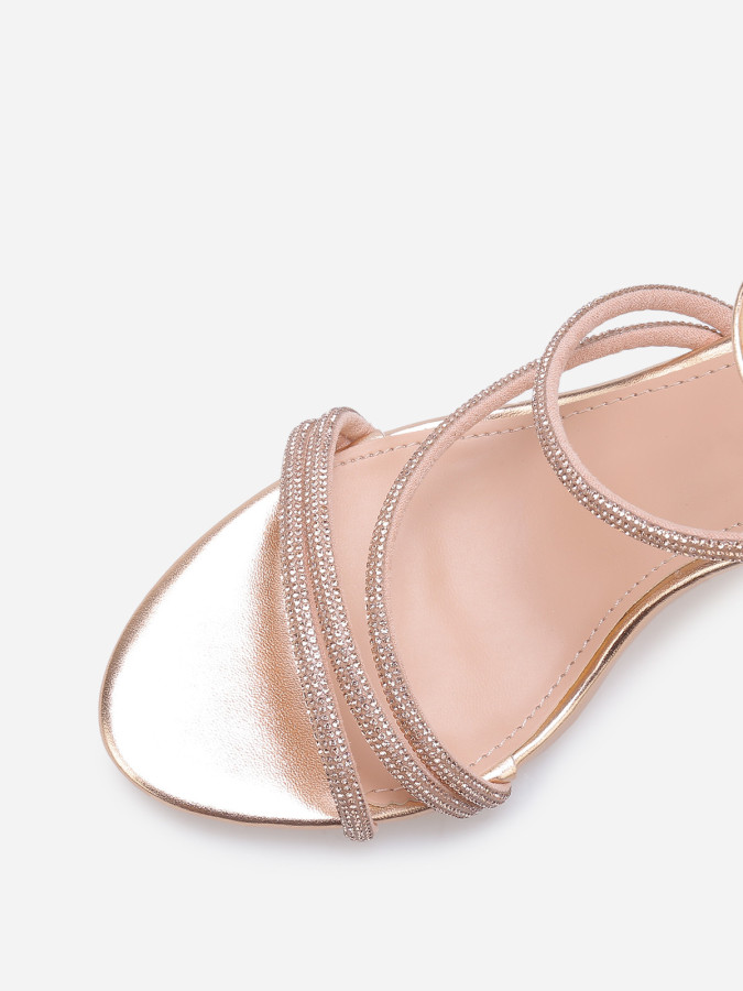 Sandales à multi-brides strassées