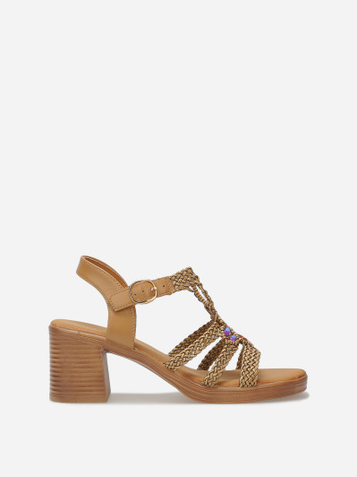 Sandales à talon tressées avec perles