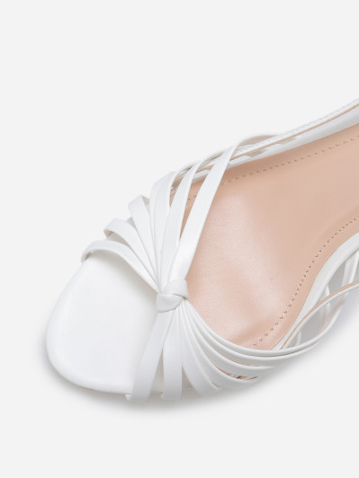 Sandales à fines brides nouées