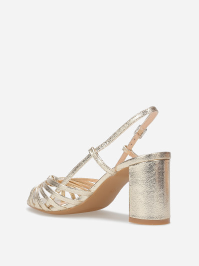 Sandales à fines brides nouées