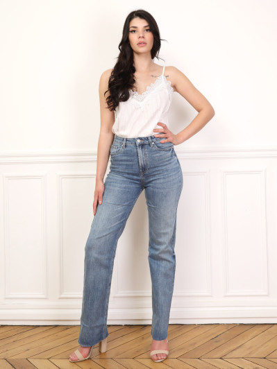 Jeans droit délavé et effiloché