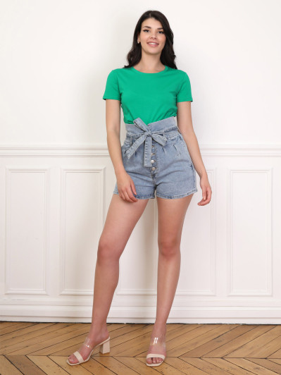 Short en jeans à ceinture et boutons