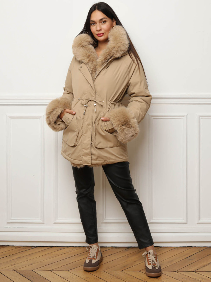 Parka mi-longue à fausse fourrure