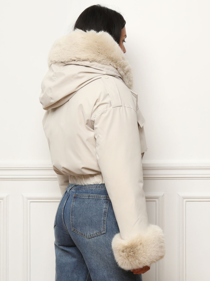 Parka courte à fausse fourrure