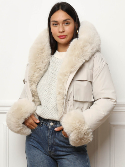 Parka courte à fausse fourrure
