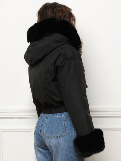 Parka courte à fausse fourrure
