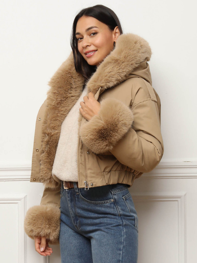 Parka courte à fausse fourrure