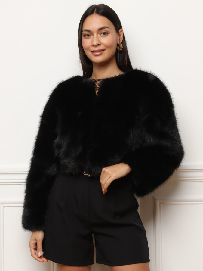 Veste courte en fausse fourrure