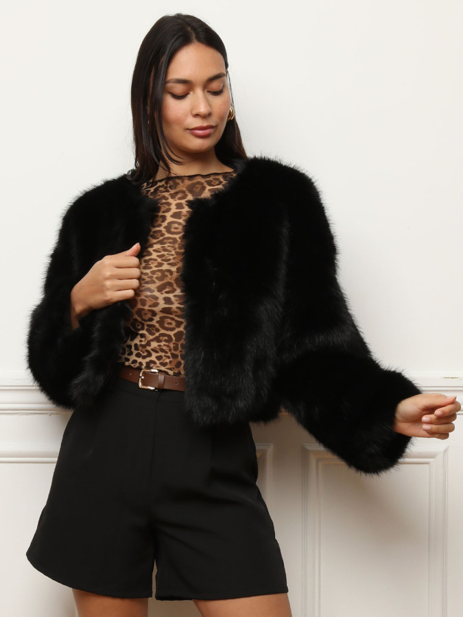 Veste courte en fausse fourrure