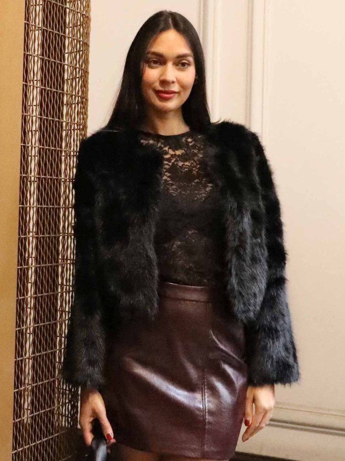 Veste courte en fausse fourrure