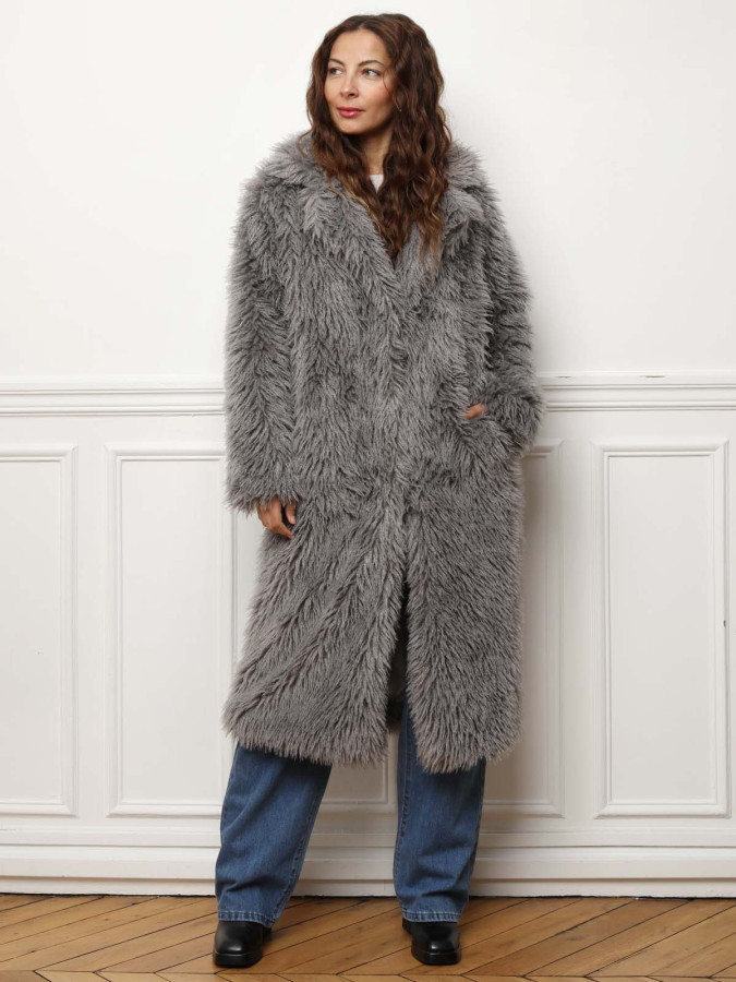 Manteau large en fausse fourrure