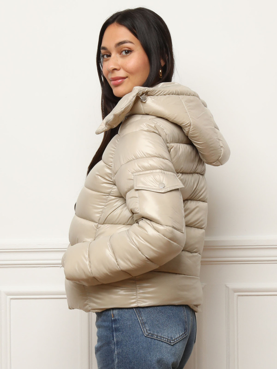 Doudoune courte à capuche