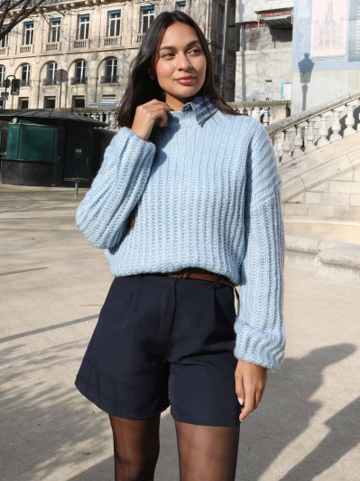 Short à pinces avec ceinture