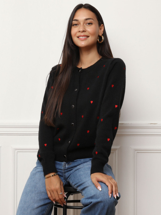 Cardigan à petits cœurs brodés