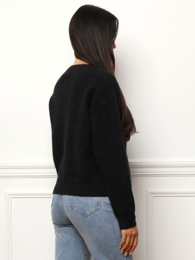 Pull avec petits cœurs brodés