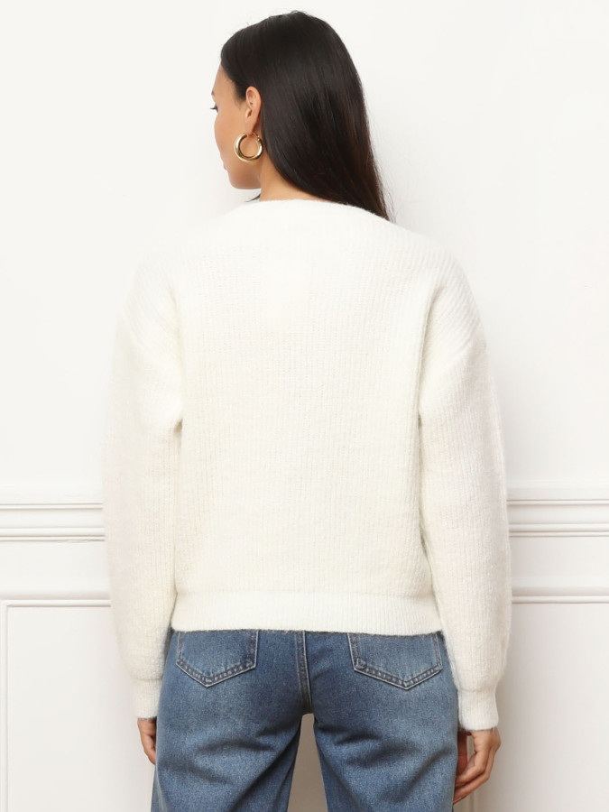 Pull avec petits cœurs brodés