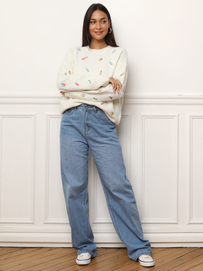 Pull à petites fleurs brodées