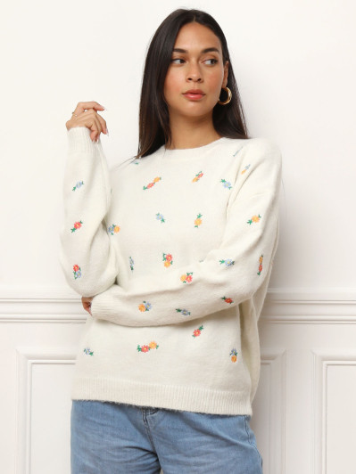 Pull à petites fleurs brodées