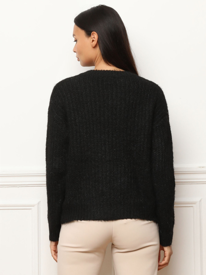 Pull à détails en crochet et perles