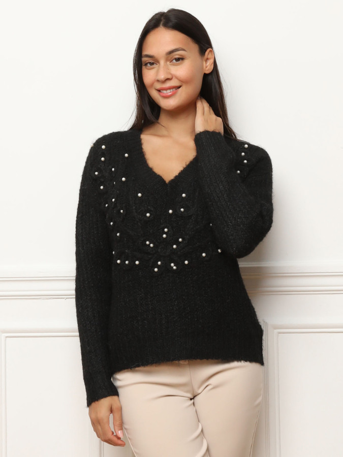Pull à détails en crochet et perles