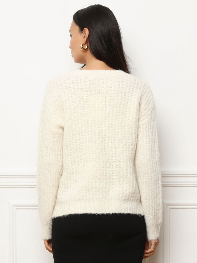Pull à détails en crochet et perles