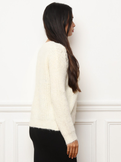 Pull à détails en crochet et perles