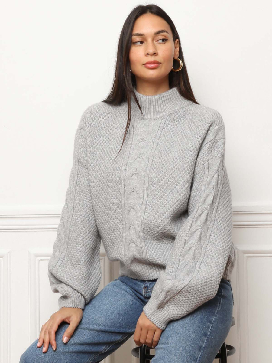 Pull à motifs et manches ballons