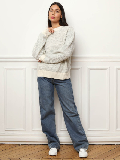 Pull en crochet tressé avec fils dorés